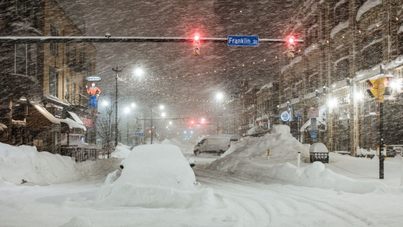 Heavy snowfall in downtown Buffalo, New York on December 26, 2022. (Photo: Getty Images)